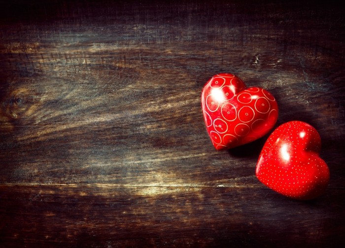 безплатно тапети Валентин и две лъскави-червено сърце