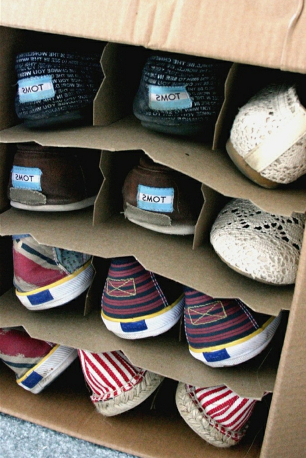 जूते के लिए स्वयं निर्मित अलमारियों - कार्डबोर्ड सामग्री से बने