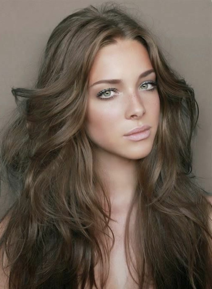 luova-look-long-hair-viileä värinen tukka Modern-ruskea-vivahteita