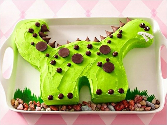 كعكة لعيد ميلاد الاطفال--جميلة-الأخضر كريم
