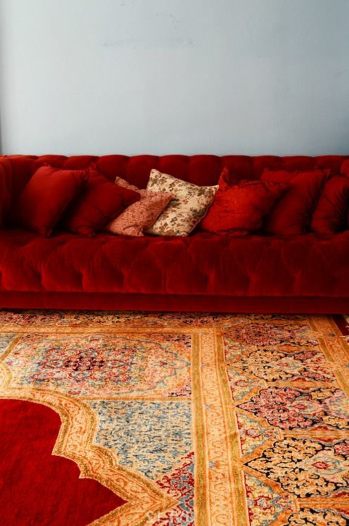 largo de color rojo-cama-oriental de la alfombra