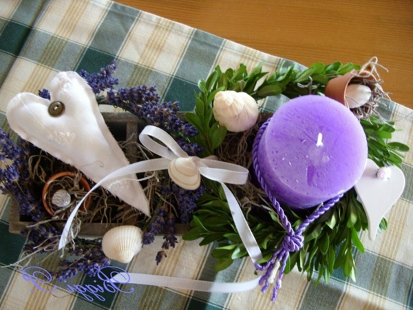 laventeli deco-violetti-kynttilä-at-pöydän