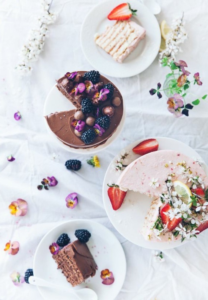 νόστιμα κέικ-με-σοκολάτα-και-φράουλα γενέθλια λούστρο