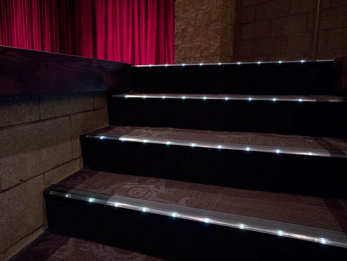 led világítás lépcső-super-érdekes fotó-sötétszínű