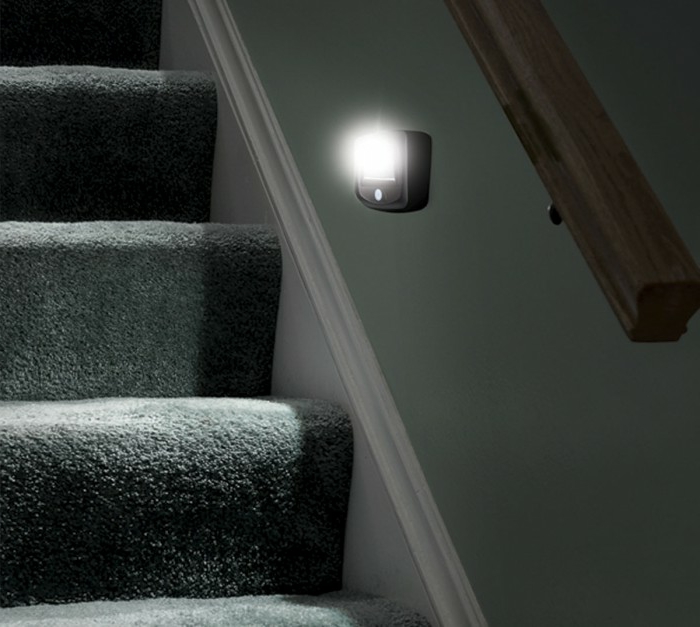 водена осветление на стълбище-красив-сиво-дизайн