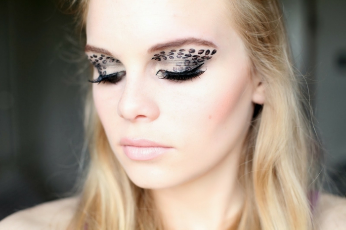 léopard face-maquillage élégant look-blonde-femme