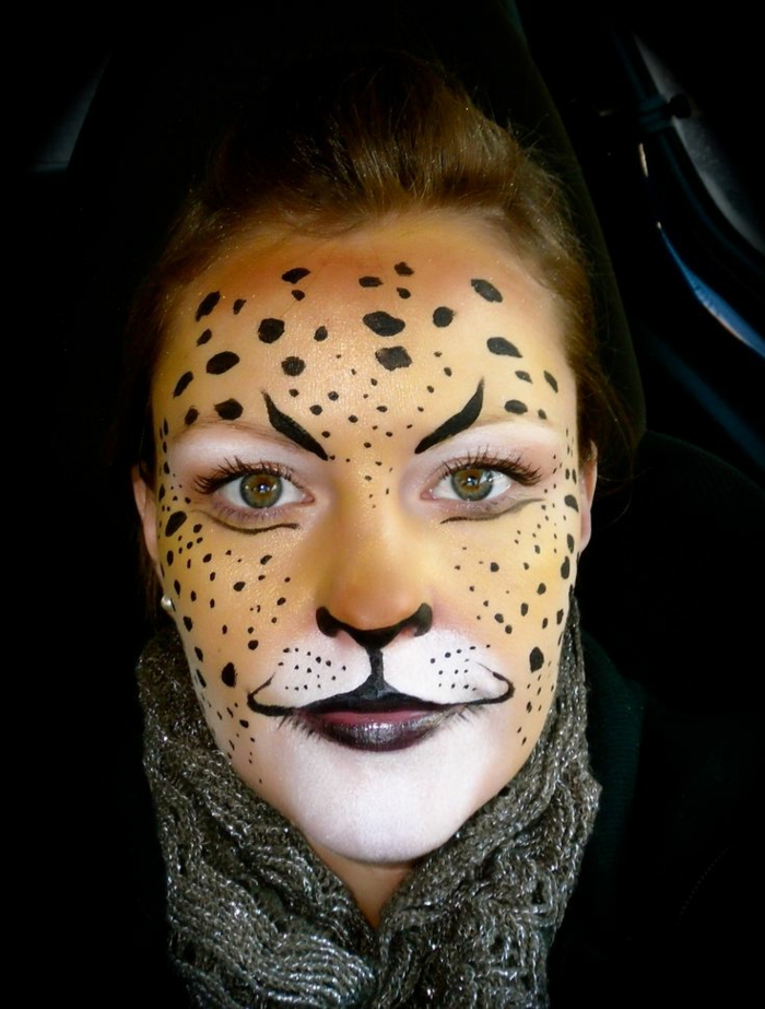 léopard teintes visage maquillage orange,