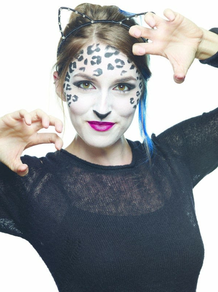 léopard face-maquillage-grand-femme-avec-un-drôle-look