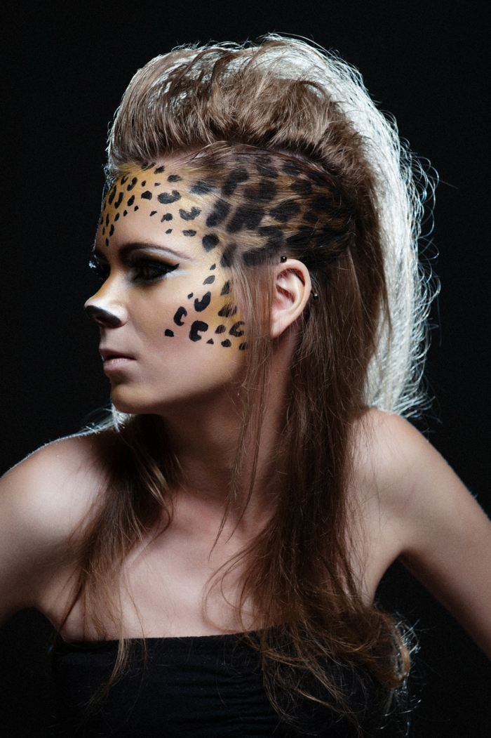 Leopard face-meikki-iso-kampaus