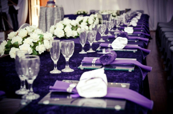 violet-wedding-deco-pour-table-couverture en violet
