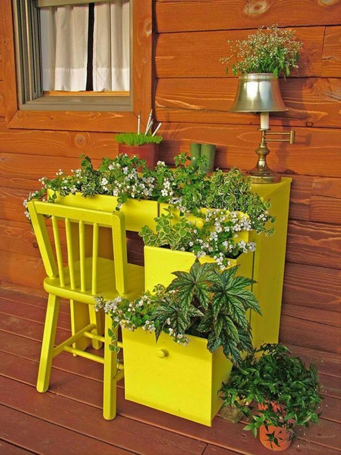 funny-Gartendeko-itse-making keltainen-desk-istutettu