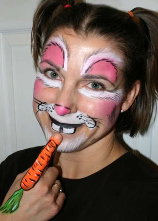 smiješno-izgled-zec-face-make-up-narančasta mrkva