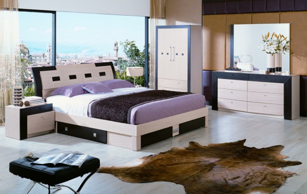 луксозен спалня с екстравагантен килим и стъклена стена