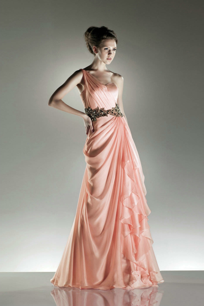 奢华晚礼服创意模型，桃红色