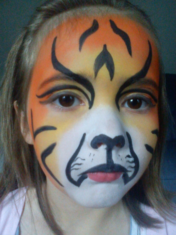 maquillaje con Tigre-chica-
