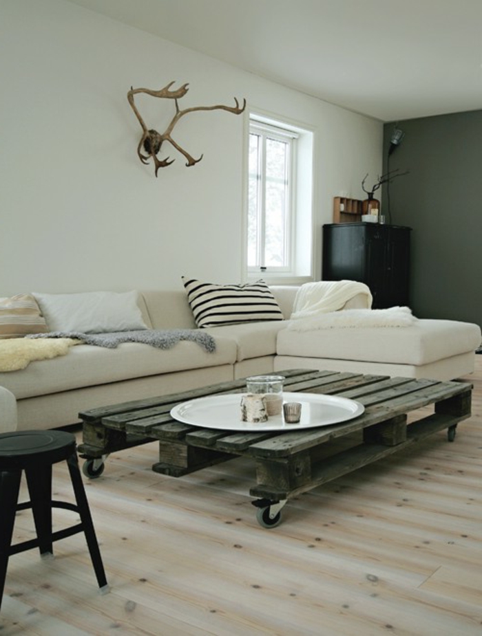 muebles-de-paletas-sofá-mesa