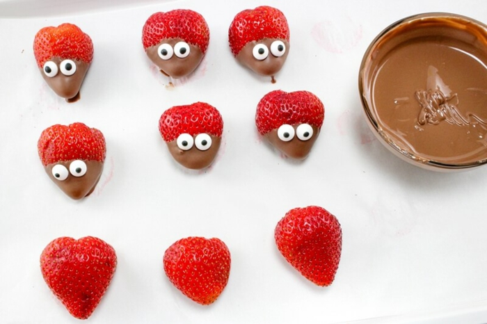 Потапяне ягоди в шоколад, сладки Ladybugs, подготвяне на малки закуски за парти