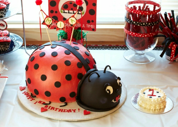 coccinelle-tarte-ordre-belle-tartes-gâteau-décorer-tarte-photos-anniversaire-gâteaux