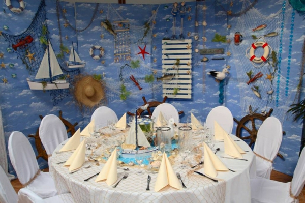 tengeri-dekoráció-asztal-dekoráció-csinál szép szalvéták az asztalnál