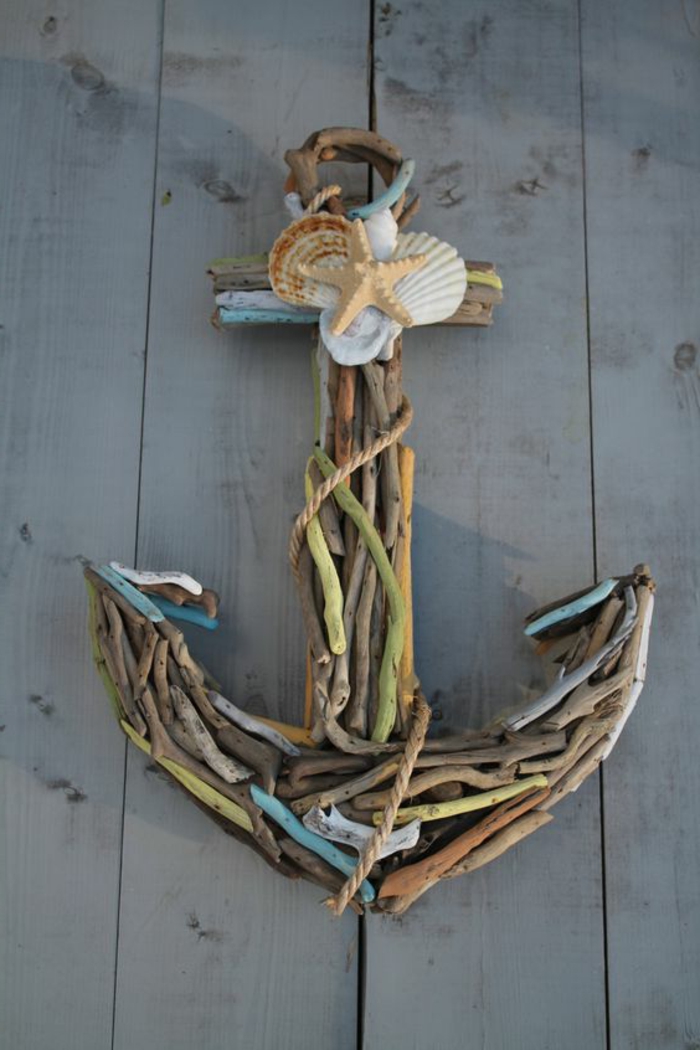 izrađenih od obojenih driftwood self-dekoracija s školjkama