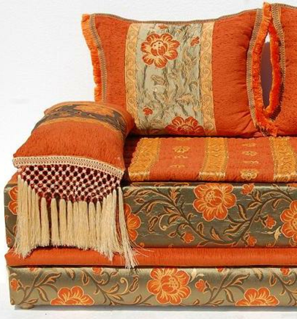 Μαροκινή-έπιπλα-πορτοκαλί καναπέ