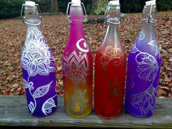मैट की बोतलें कलात्मक फूल मेंहदी शैली हाथ चित्रित