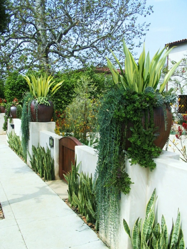 mediteranner kerti kerítés fehér színben