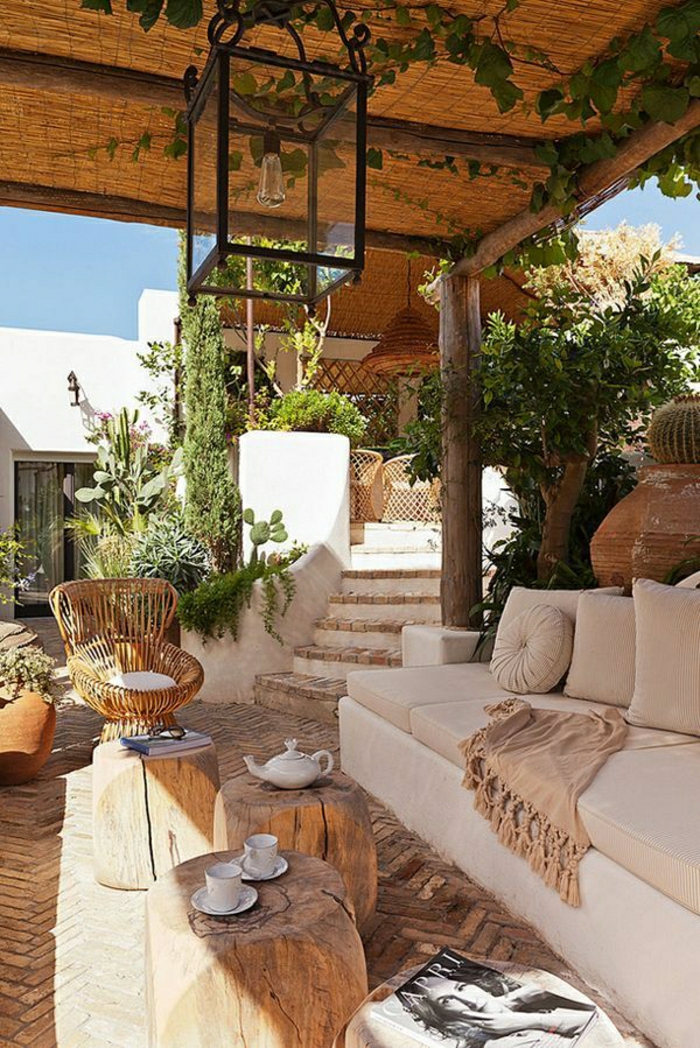 Canapé design coussin méditerranéen-jardin des plantes couverture-rotin