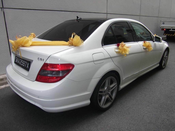 nagyon szép autó ékszer esküvőre - sárga őrlés