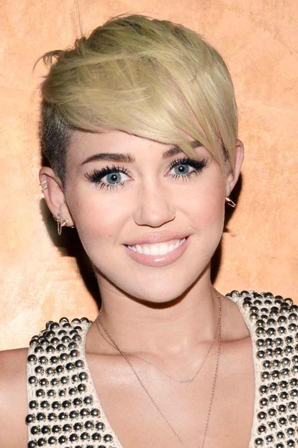 Miley Cyrus-μικρής-μαλλιά