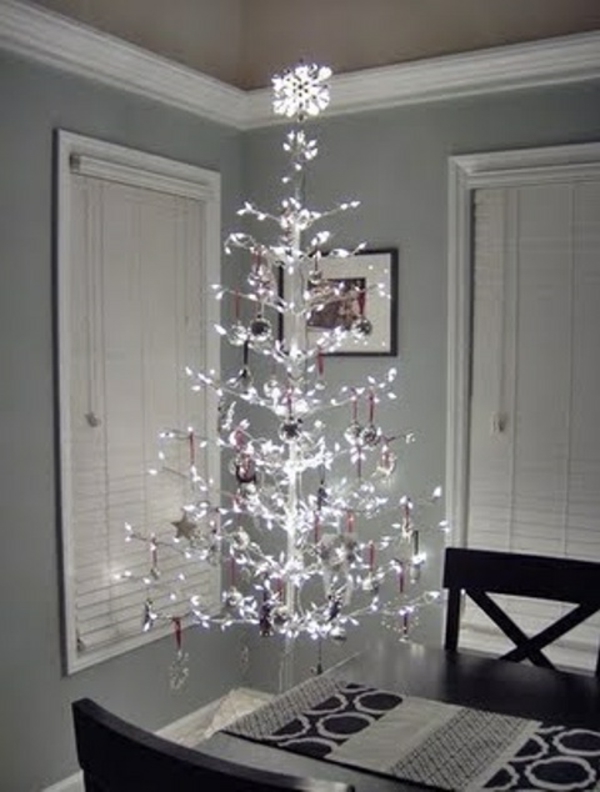 fehér karácsonyi dekoráció - hűvös modell a karácsonyfa - fényes
