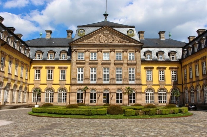 castillo residencia de la moda-en-barroco Arolsen-Alemania-Steam-arquitectura