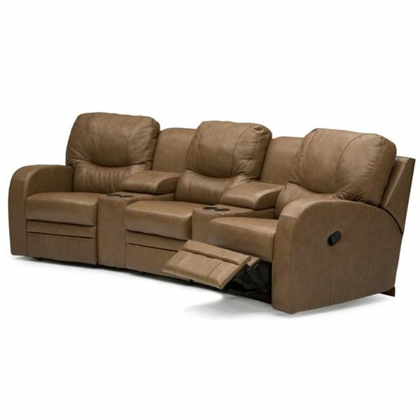 modelo de sofá-para-hogar-cine-fondo en blanco