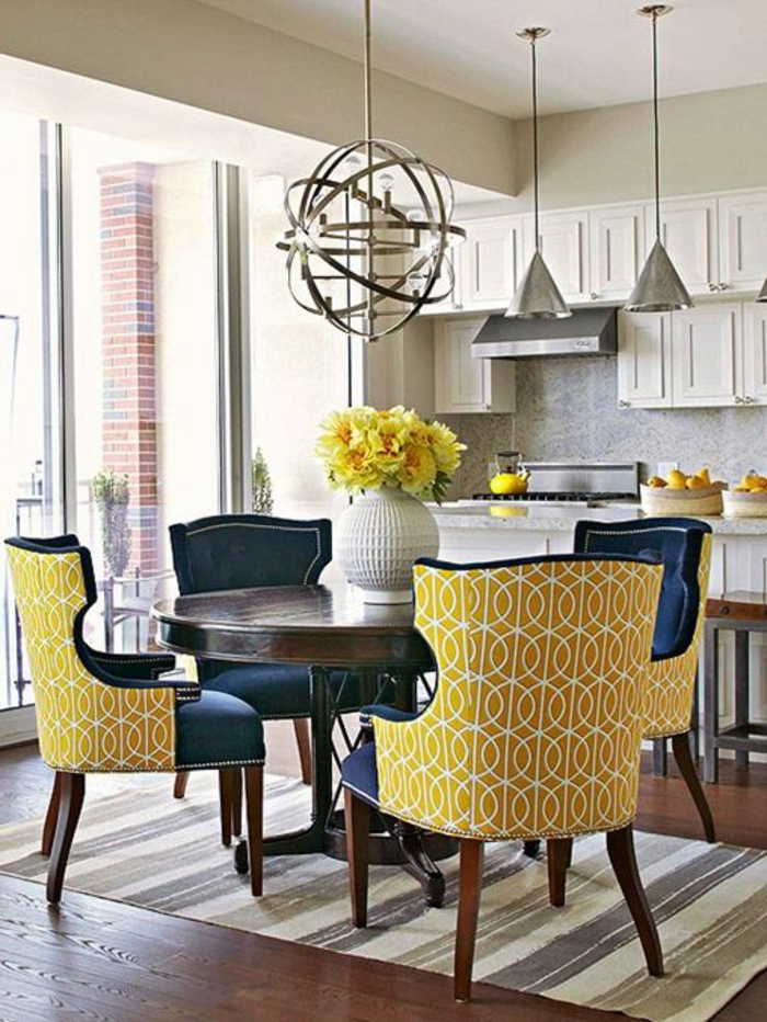 Modern-étkező és a sárga-székek