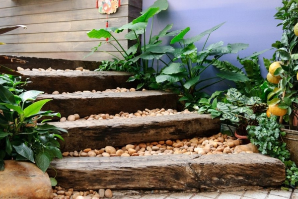σύγχρονο κήπο-κήπο-σκάλες-αυτο-οικοδόμηση-διακοσμήσει με μικρές πέτρες