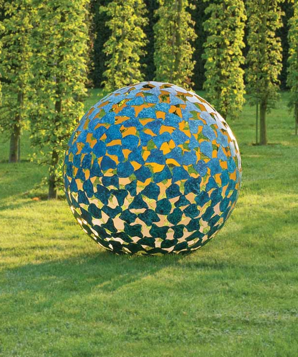 Moderna-vrt skulpture-plašt
