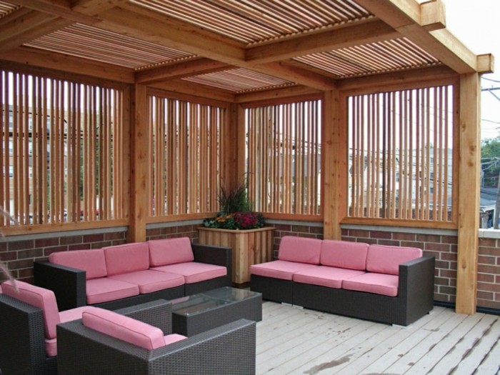 модерни розови дивани-с-с-имейл-пергола от дърво