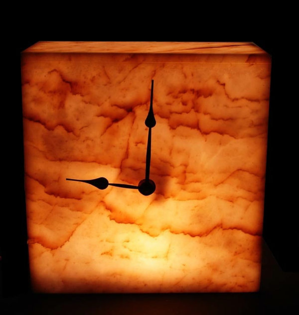أضواء ساعة حائط الحديثة - نظرة فائقة مثيرة للاهتمام