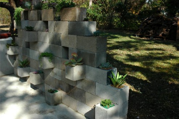 съвременната рок градина стена-на-камъни