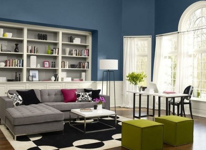moderni muotoilu-olo-harmaa-sohva-ja-seinä-väri bensiinin