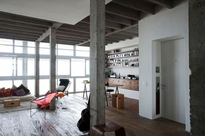 modern felújított-nappali-érdekes-és kreatív-oszlop