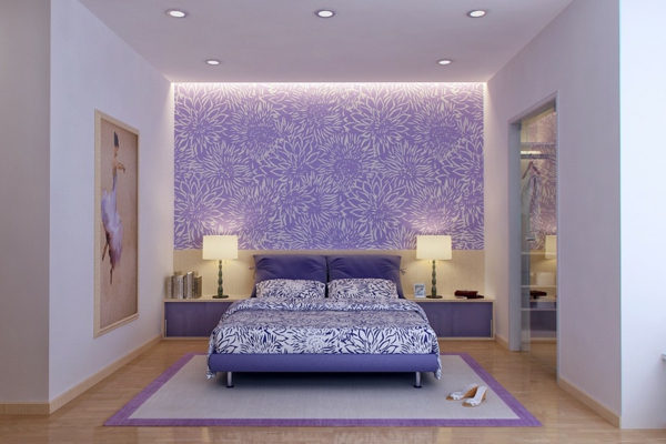 moderni makuuhuoneen seinän väriä violetti kattovalaisimet
