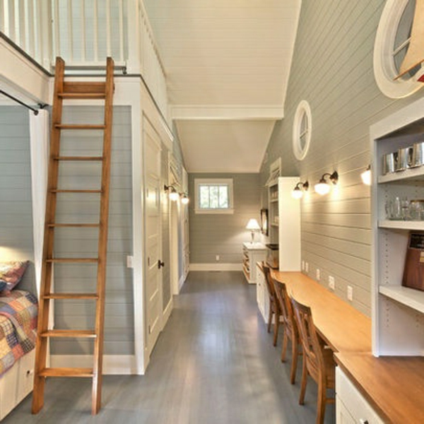 бял дизайн и дървени стълби за модерен дизайн на помещения