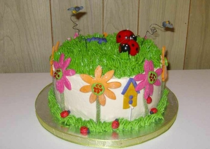 motiivi piirakat-itse-making motivoiva pie-itse-make-up-the-kentällä Ladybugs ja kukat