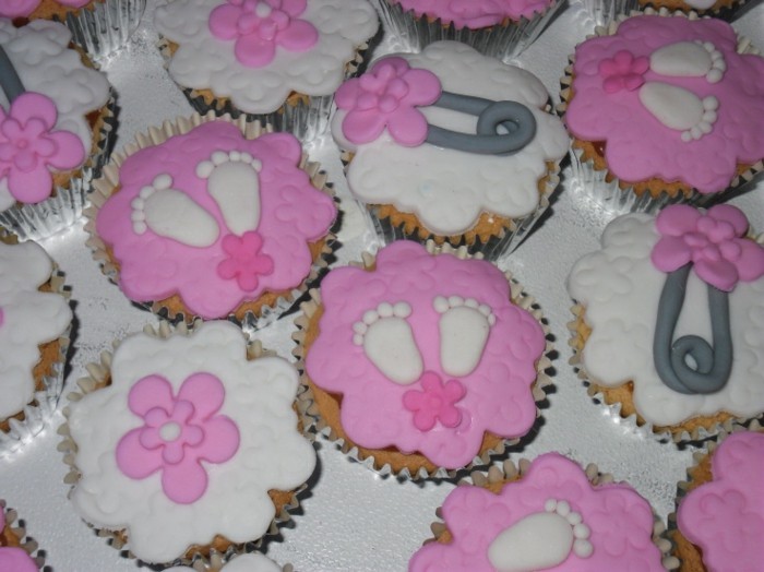 muffinsseja-koristella-vauva-syntymäpäivä-mini-vaiheet