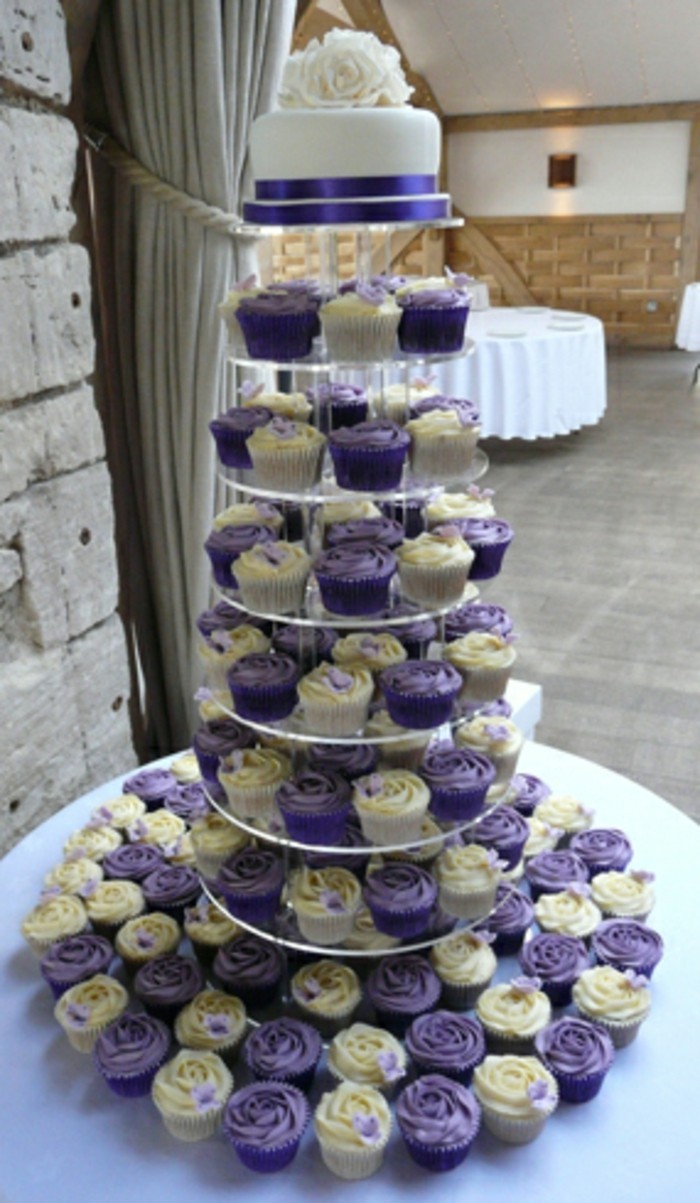 muffinsseja-koristella häät-muffinsseja-koristella-in-violetti-ja-sininen