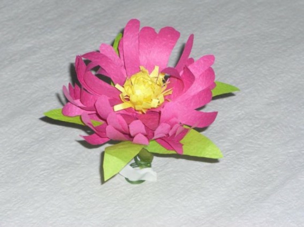 подаръци на майката - дрънкащи цветя - в цикланен цвят