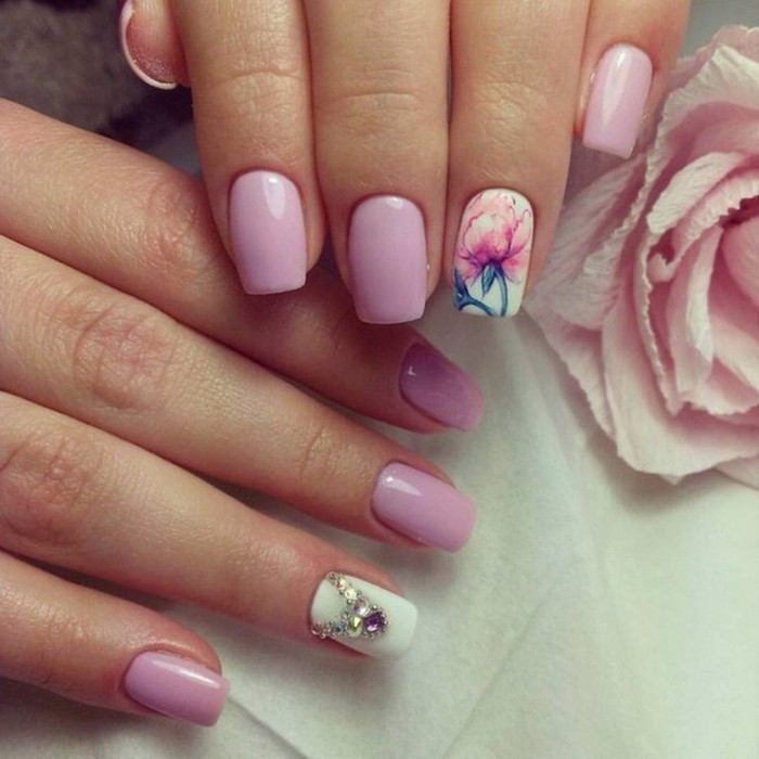 Нокти камъни-фините марката дизайн-розово боядисани нокти-с-фино цвете-деко-бяло-чисто с-камъни-деко
