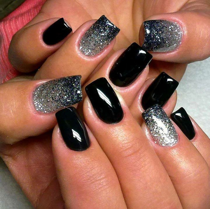 Diseño de uñas-en-negro y plata