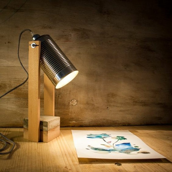 Новият-занаятчийски идеи-stehlampe-на-дърво и konservendose-DIY-светъл цвят на решения
